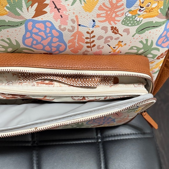 Petunia Pickle Bottom Sync Backpack - Lion king - Picture 4 of 9